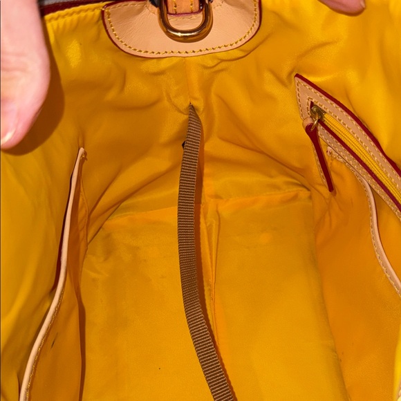 Dooney & Bourke Garden Rose Black Floral Polyvinyl Satchel with Tan Trim - Picture 5 of 8